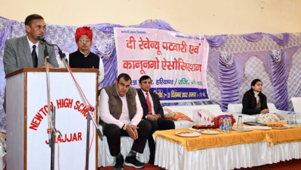 Read more about the article आमजन के साथ सदव्यवहार से प्रशासन की अच्छी छवि का होगा निर्माण : डीसी