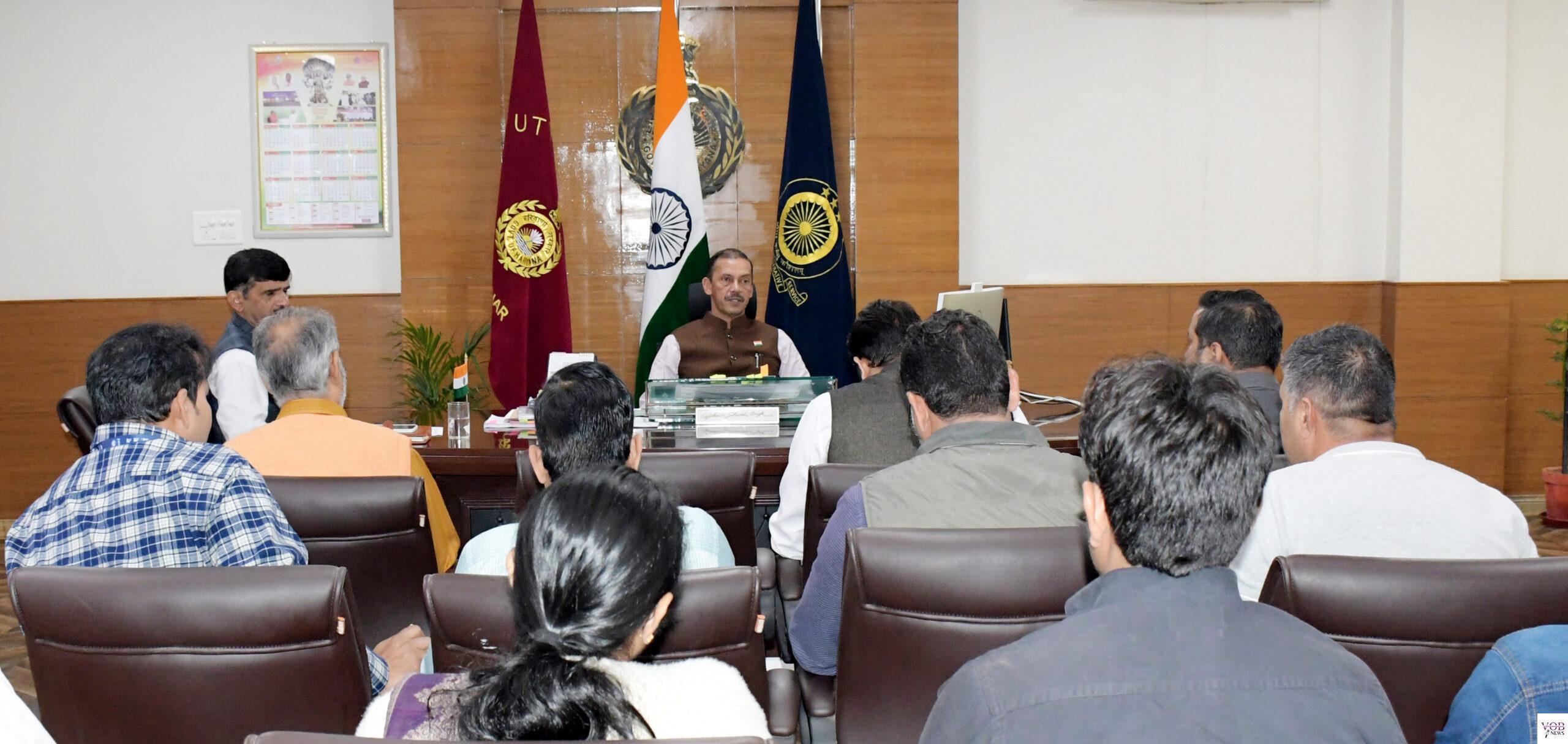 Read more about the article पीएमएफएमई योजना का मुख्य उद्देश्य बेरोजगार युवाओं को रोजगार के अवसर प्रदान करना : डीसी