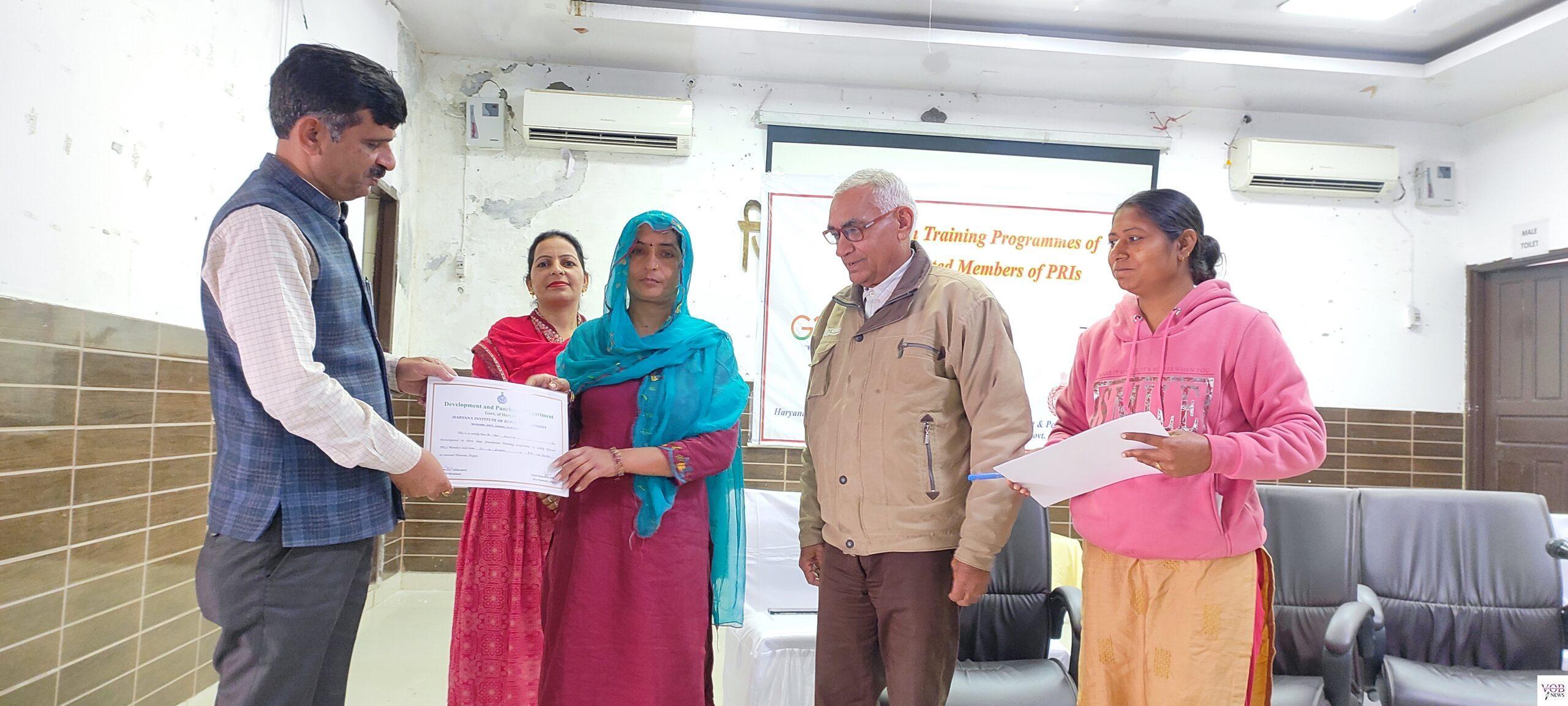 Read more about the article पंचायती राज संस्थाओं के प्रतिनिधियों के तीन दिवसीय प्रशिक्षण का हुआ समापन