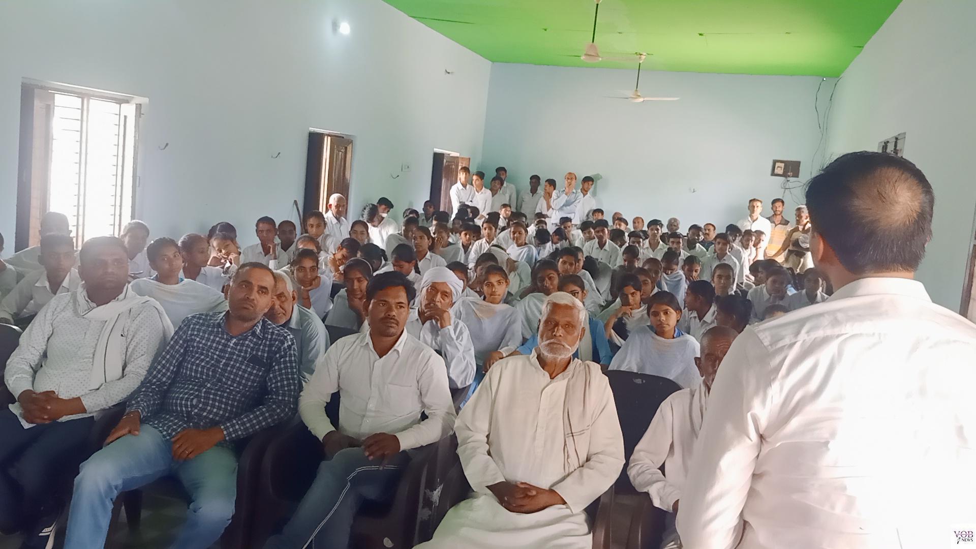 Read more about the article गांव टीक में जल शक्ति अभियान के तहत आयोजित कार्यक्रम में दिया जल संरक्षण का संदेश
