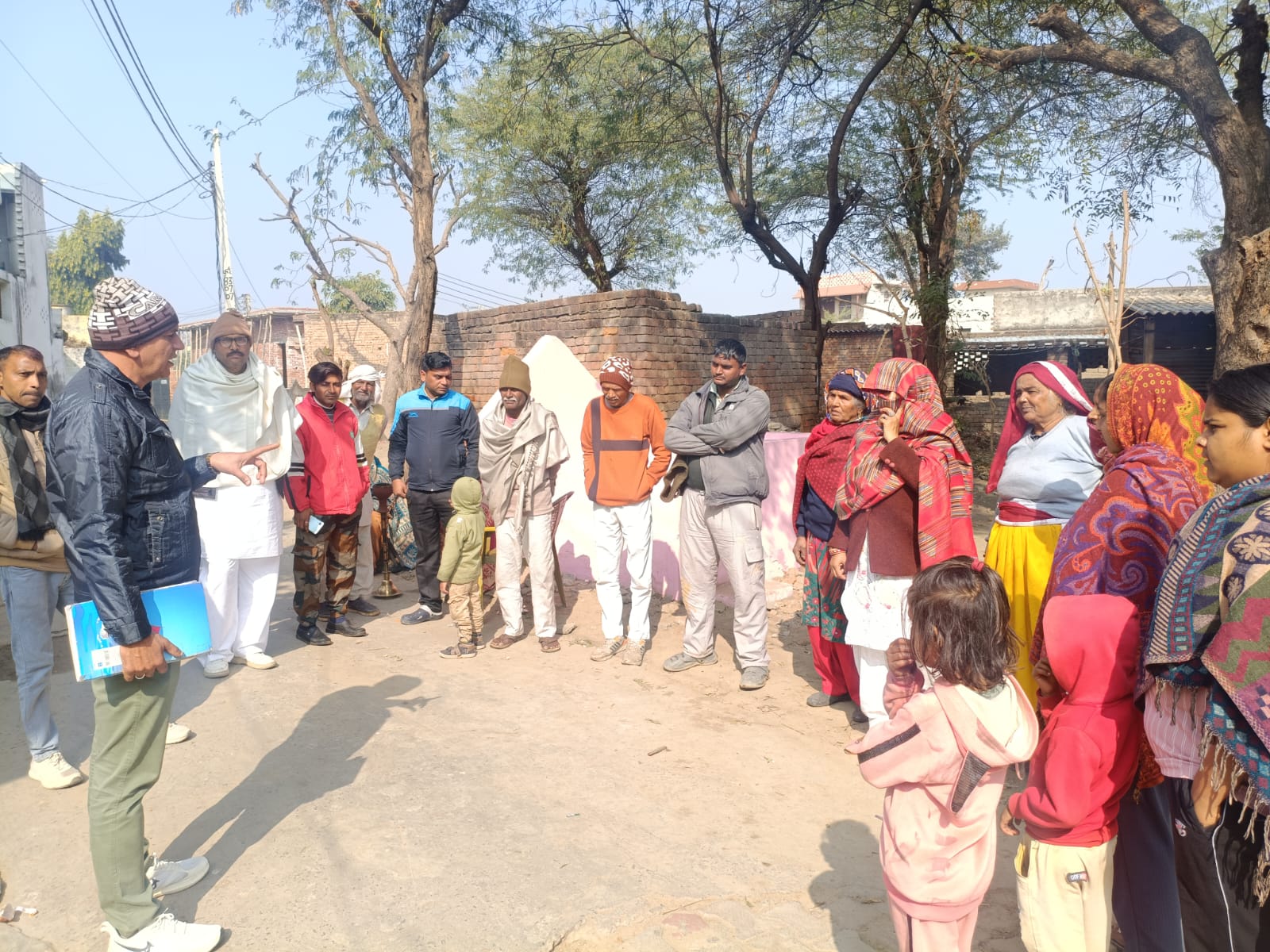 Read more about the article डोर टू डोर अभियान चलाकर झज्जर पुलिस लोगों को नशे के प्रति कर रही है जागरूक