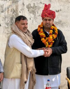 Read more about the article गुड़गाँव पार्टी कार्यालय में युवा सम्मेलन को लेकर अहम बैठक, सोनू ठाकरान को मिला सम्मान