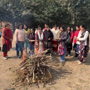Read more about the article वैश्य आर्य कन्या महाविद्यालय, बहादुरगढ़ में लोहड़ी पर्व हर्षाेल्लास के साथ मनाया गया