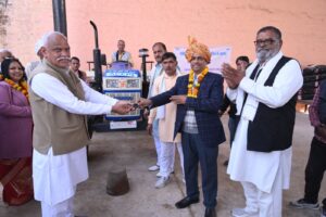 Read more about the article पशु कल्याण के लिए एपीसीपीएल पावर प्लांट ने दो ट्रैक्टर प्रदान किए और जरूरतमंदों को कंबल बांटे।