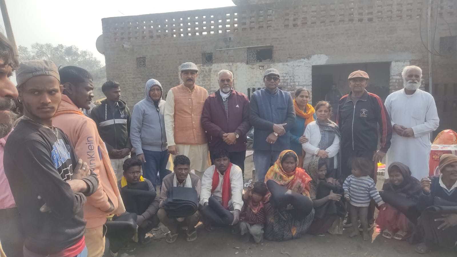 Read more about the article सार्थक परिवार ने मेहनतकश मजदूरों संग मनाया मकरसंक्रांति का पर्व।